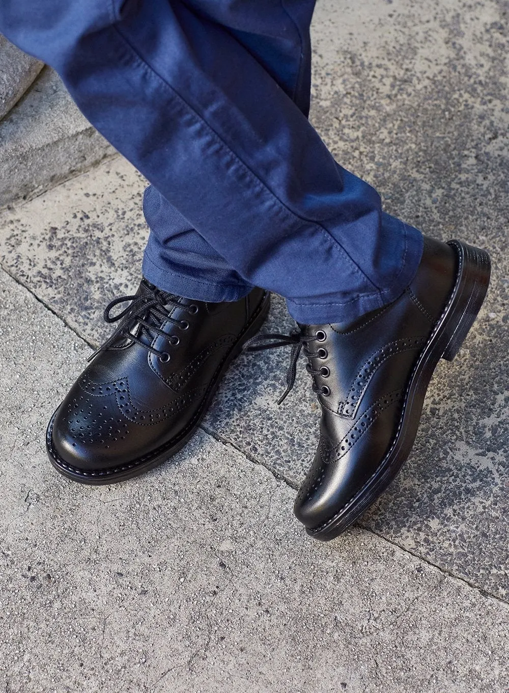 Hampton Classics Hamish School Shoes in Black